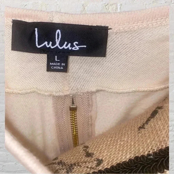 Lulu’s Crew Neck Sweater - Picture 4 of 5